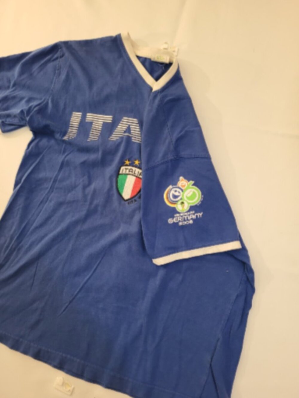 Italia 2006 FIFA World Cup Blue V-Neck Soccer T-Shirt Italy See Measurements - Picture 8 of 9